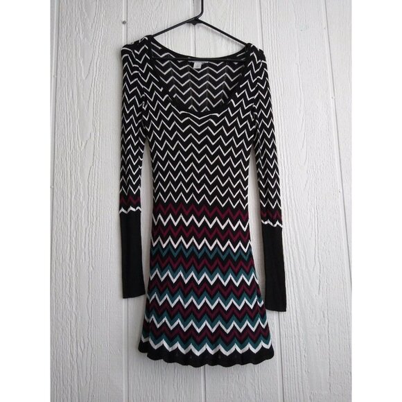 White House Black Market Dresses & Skirts - White House Black Market Women’s Chevron Knitted Long Sleeve Short Dress Sz XS